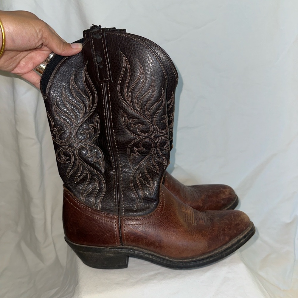 2-tone Laredo cowboy boots